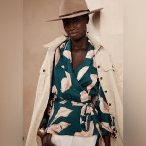 Banana Republic SATIN WRAP TOP color: Emerald green & cream floral size: Medium